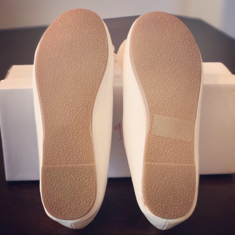 Kids Dream Ivory Flower Flat - Girls - Picture 8 of 8